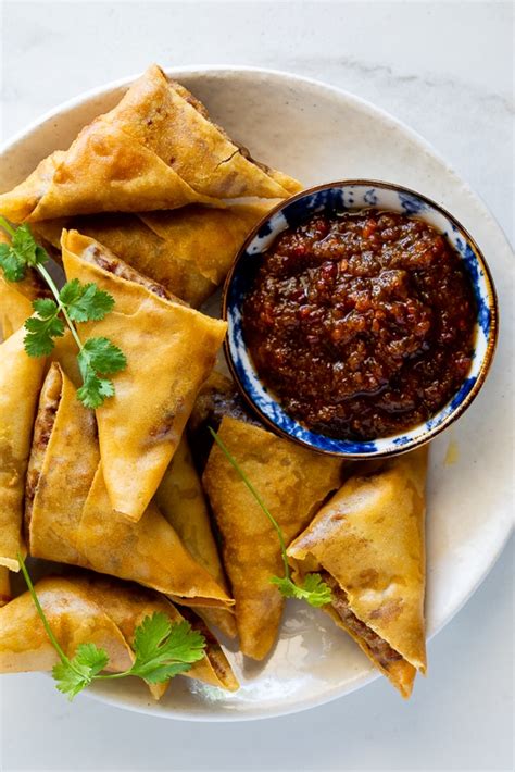 Spicy chicken samosas - Simply Delicious