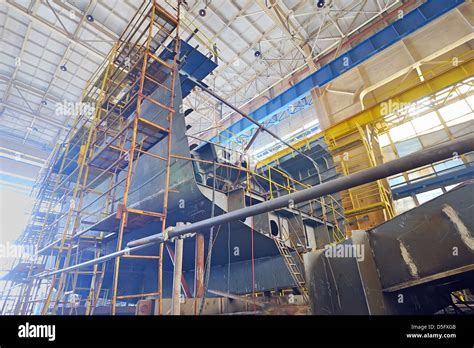 Ship building hi-res stock photography and images - Alamy