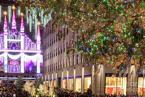 Rockefeller Center Christmas Tree Photograph by David Oppenheimer - Fine Art America