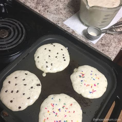 How to Freeze Pancakes Successfully – and reheat them so they’re not soggy! – The How To Mom