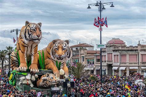 Viareggio Carnival Video | UNA Esperienze