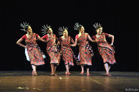 sambalpuri Dance | Dance of india, Indian dance, Dance photography poses