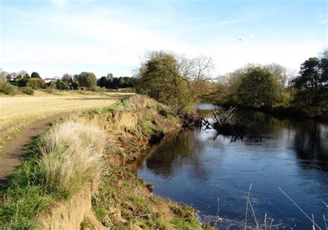 Riverbank erosion © Gordon Hatton :: Geograph Britain and Ireland