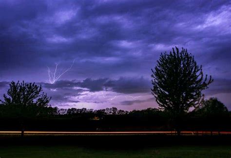 7 Tips for Creating Amazing Lightning Photography - Improve Photography