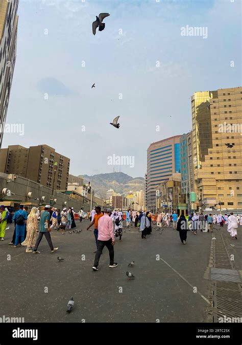 Mecca mosque crowd hi-res stock photography and images - Alamy