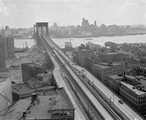 35 historical photos of the Brooklyn Bridge for its 135th birthday ...