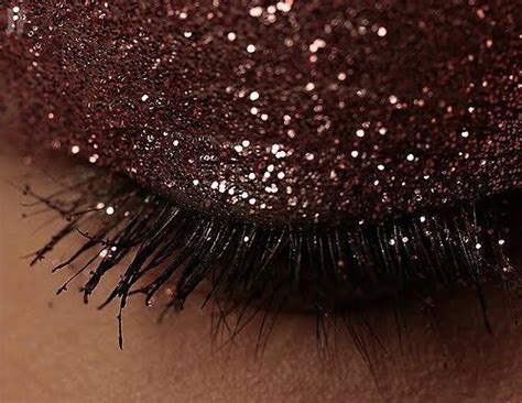 it's.......sooo........SPARKLY! | Sparkly eyeshadow, Glitter eyes, Glitter eyeshadow