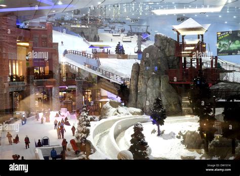 Ski Dubai, the indoor ski centre in the Mall of the Emirates, Dubai Stock Photo: 67019503 - Alamy