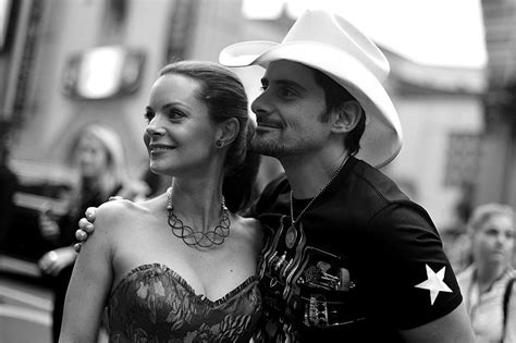 How did Brad Paisley and his wife meet? - ABTC