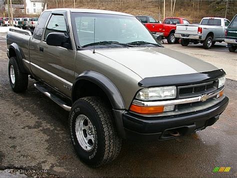 2003 Light Pewter Metallic Chevrolet S10 ZR2 Extended Cab 4x4 #78266166 Photo #8 | GTCarLot.com ...