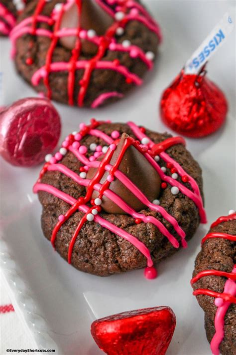 Valentine Chocolate Kiss Cookies - Everyday Shortcuts