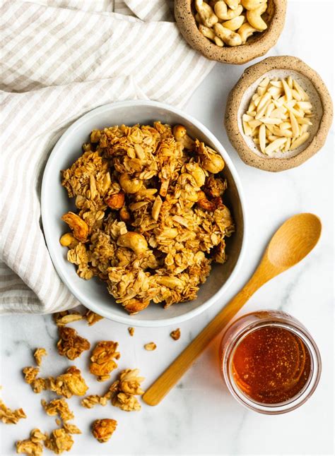 10 Healthy Granola Recipes with Rolled Oats • Daisybeet