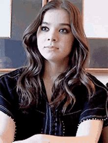 Hailee Steinfeld Kitty Pryde GIF - Hailee Steinfeld Kitty Pryde Smile - Discover & Share GIFs