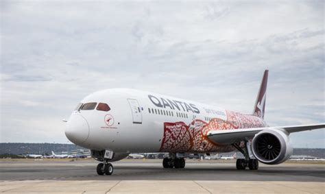 Inside the Qantas Dreamliner: Guide to the Boeing 787