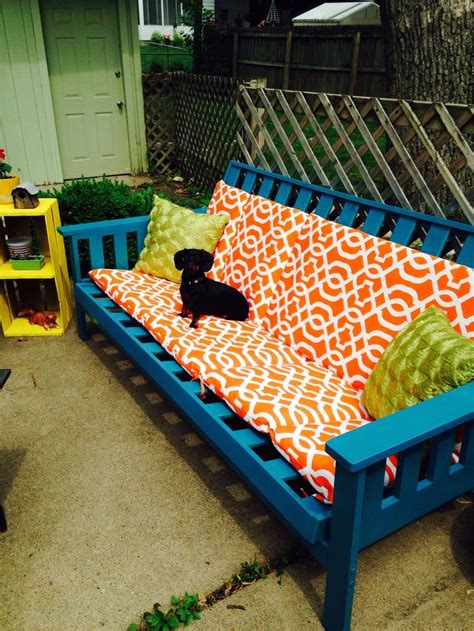 Old futon frame~ weatherproof spray paint and outdoor cushions= new patio furniture! Painted ...