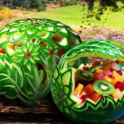 Pin by Mette Kragh-Hansen on Food | Watermelon fruit bowls, Fruit carving, Vegetable carving