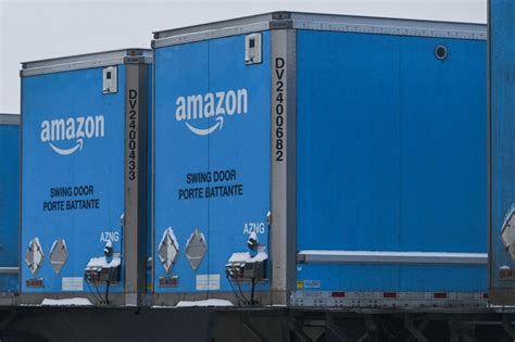 Amazon Warehouse Workers in Canada Unionize