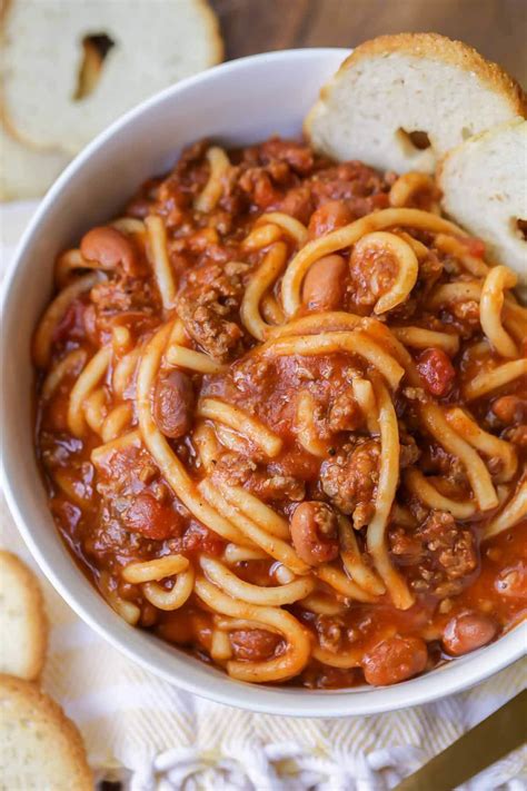 Chili Spaghetti {Two of Your Favorite Recipes in One!} | Lil' Luna