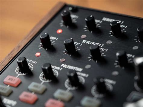 This Analog Synthesizer Offers 6 Different Sound Sources