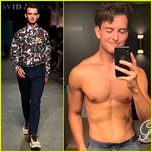 Margot Robbie’s Hot Brother Cameron Makes Runway Debut! | Cameron ...