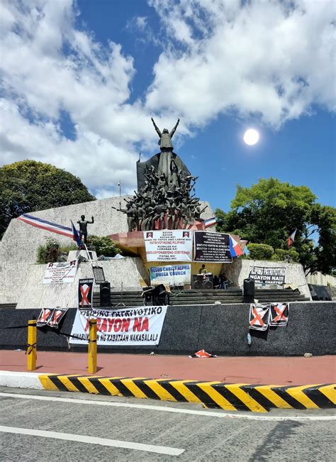 Edsa shrine : r/Philippines