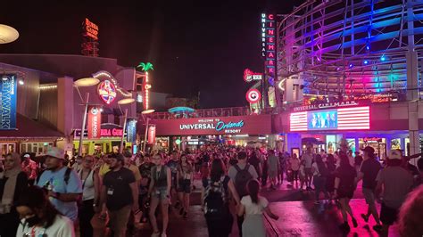 CityWalk at night | Pirates & Princesses