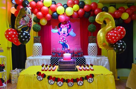 DIY Minnie Mouse Birthday Party - Sew Woodsy