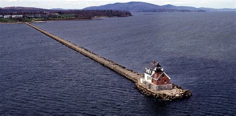 Maine Lighthouses :: There are 68 in the State :: Join us in Rockland