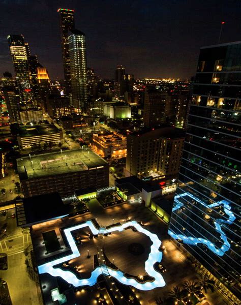 Marriott Marquis Houston debuts Texas-shaped pool in grand opening - Houston Chronicle