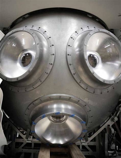 $48-million Triton 36000/2 submersible takes you to the bottom of the ...