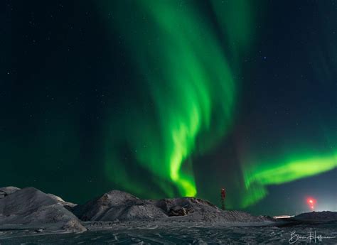 Northern lights over Iqaluit's causeway | Nunatsiaq News