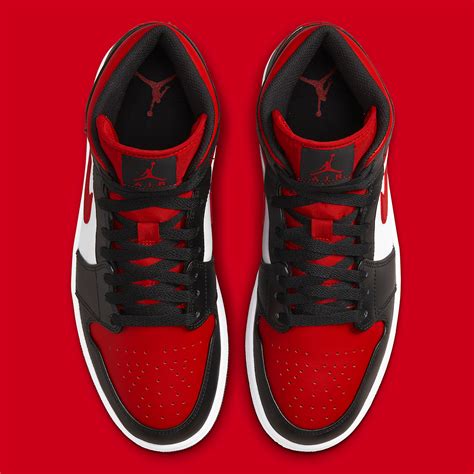 Air Jordan 1 Mid Bred Toe 554724-079 | SneakerNews.com