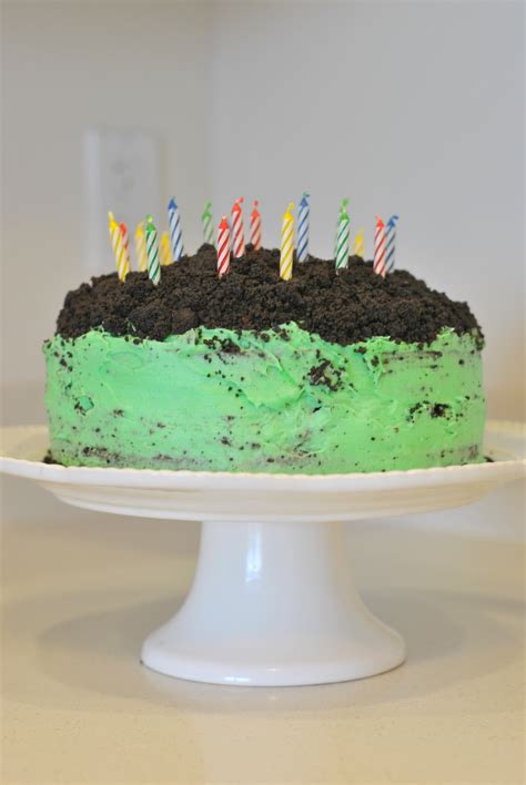 ..Mint Chocolate Cookie Crumb Cake | Currently Coveting