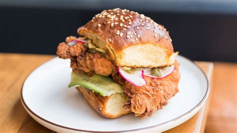 16 Fantastic Fried Chicken Sandwiches in Los Angeles - Eater LA