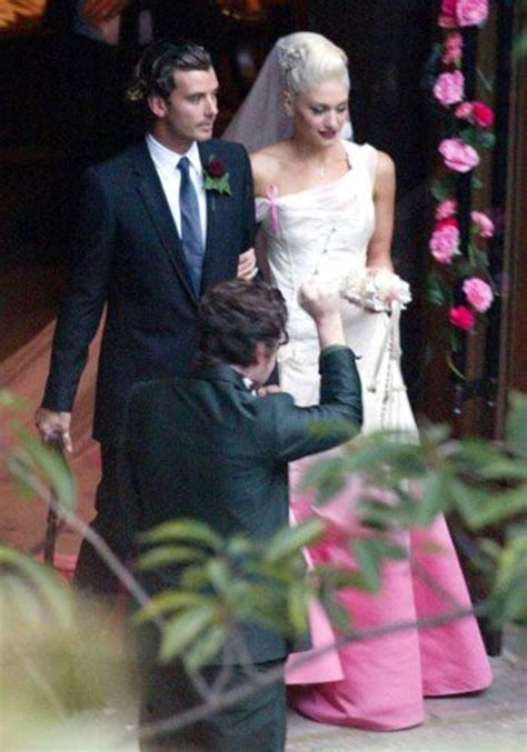 Gwen Stefani Wedding Dress Photos | Wedding Tips and References