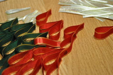 The Crafty Crystal: 12 Days of Christmas Crafts #5: Ribbon Tree