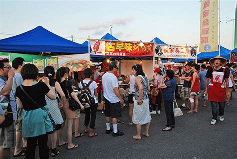 Amazing street eats at downtown Toronto night market