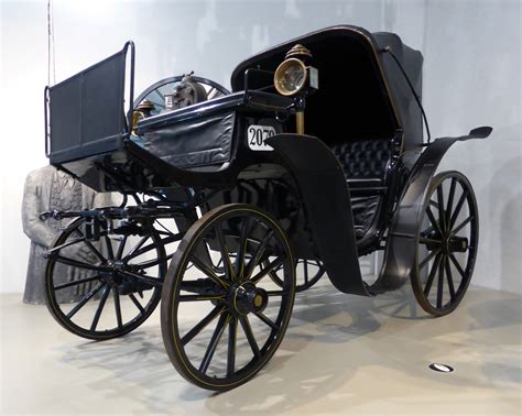 Datei:Landaulet-Kutsche, Baujahr 1898 (3).jpg – Wikipedia