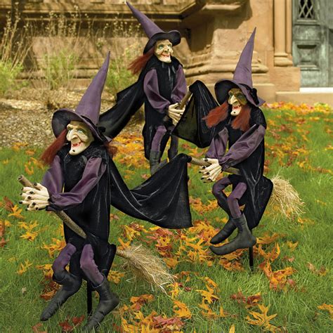 Staked Yard Witches | The Green Head