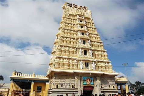 Chamundi Hills, Mysore - Entry Fee, Visit Timings, Things To Do & More...