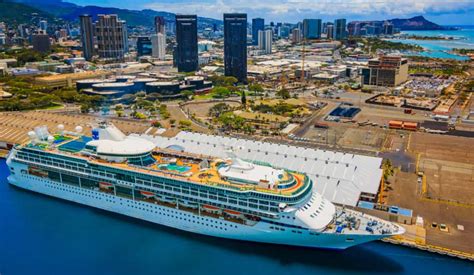 Carnival Warns Guests About the Possibility of Vaccine Booster for Hawaii Cruise