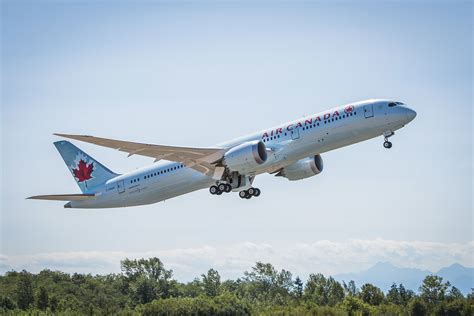 Air Canada packs passengers aboard its new Boeing 787-9 Dreamliner ...