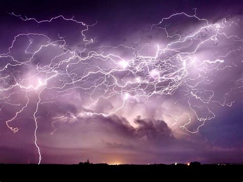 GRAND ECRAN. Orages, éclairs : 16 photos foudroyantes | Orage, Ciel ...