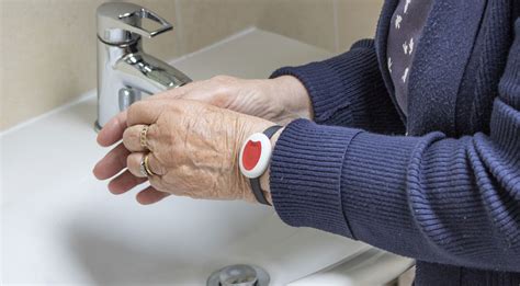 Emergency Alarm Systems for the Elderly | LifeConnect24 Ireland