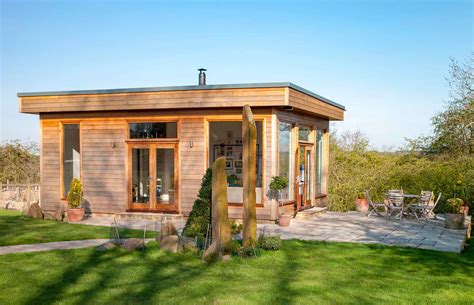 How to build a garden room and add up to £12,000 to your property value (copy)