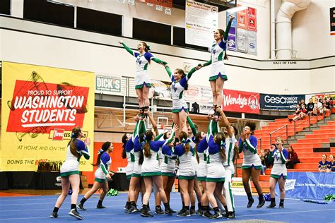 WIAA State Cheerleading Lincoln Shines, Mountainview erupts plus all the results for Day 1 and ...