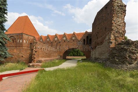 Ruins of the Gothic Teutonic 13th Century Torun Castle, Torun, Poland ...