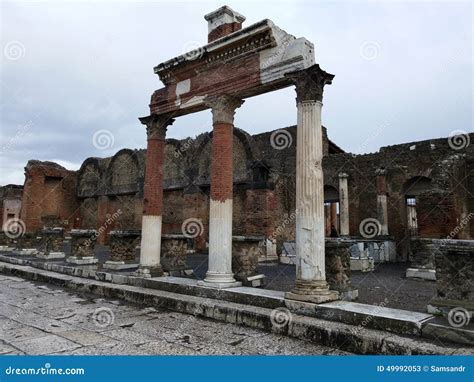 Ruined building in Pompeii stock image. Image of traditional - 49992053