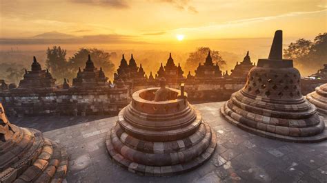 Yogyakarta Borobudur Sunrise and Prambanan Temple Tour