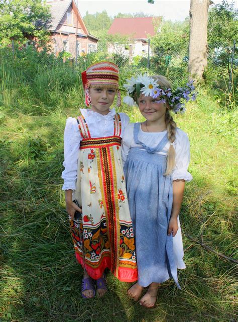 Two pretty girls in Russian traditional costumes. #cute #kids #Russian #folk | Beautiful ...